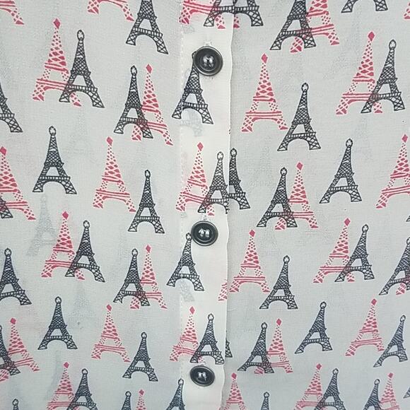 Eiffel Tower Print Sheer Tank w/ Pockets & Buttons - Picture 5 of 11